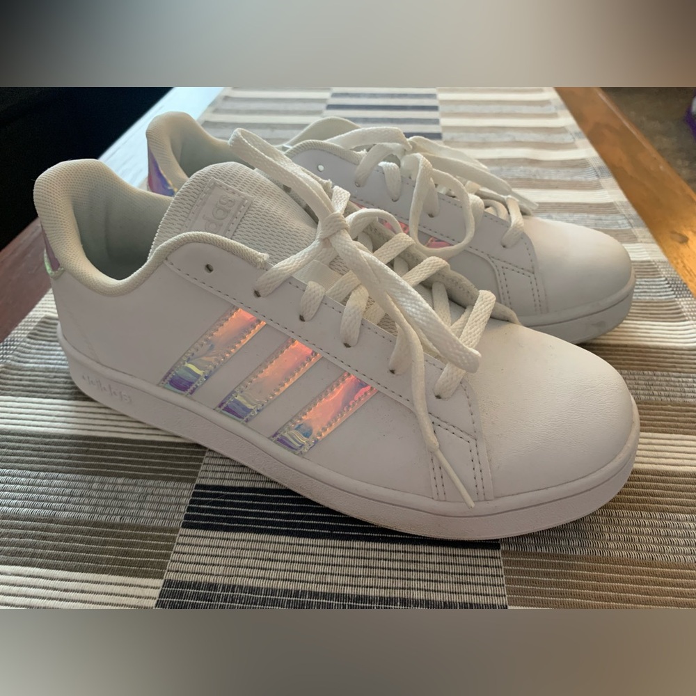 Adidas White & Iridescent Grand Court big kids 4 (women’s 6)